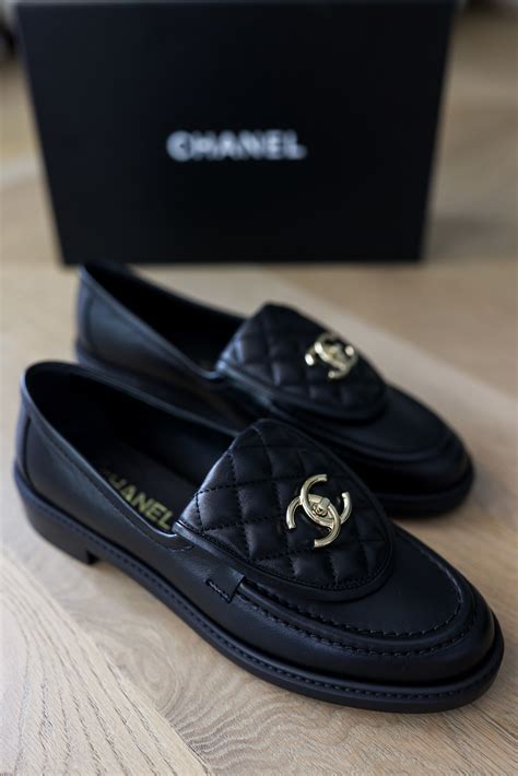 chanel quilted loafers black